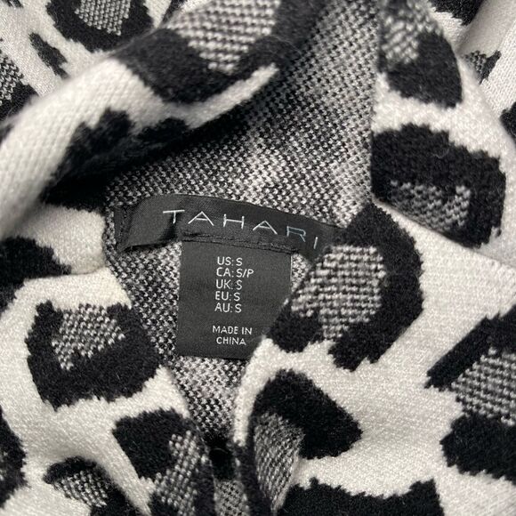 Tahari White Black Animal Print Long 3/4 Sleeve Mock
Neck Sweater Size Small - Picture 6 of 8